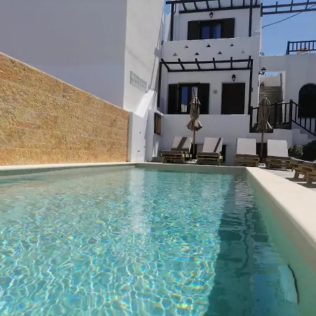 Christina Hotel, Adults Only, Heated Salt Water Pool ホテル