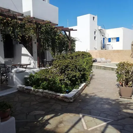 ホテル Christina Hotel, Adults Only, Heated Salt Water Pool 2*