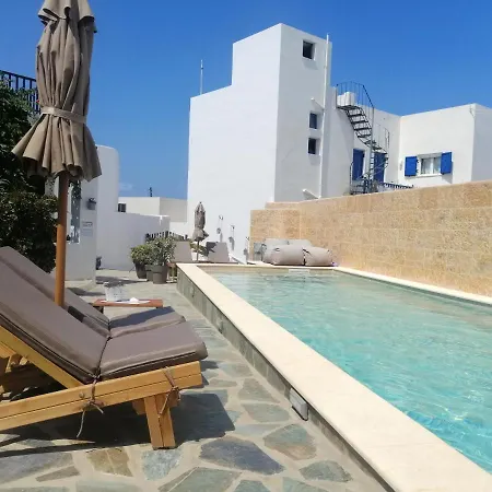 Christina Hotel, Adults Only, Heated Salt Water Pool 2* ナウサ