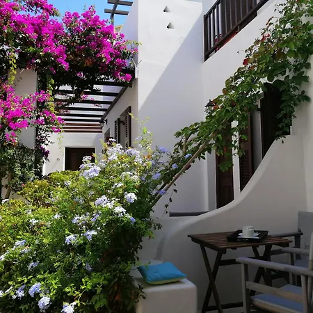 Ξενοδοχείο Christina Hotel, Adults Only, Heated Salt Water Pool