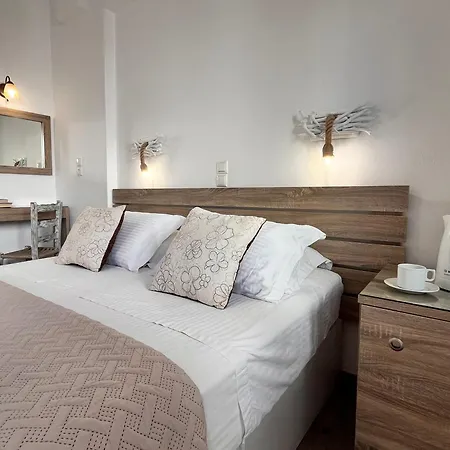 Christina Hotel, Adults Only, Heated Salt Water Pool ホテル