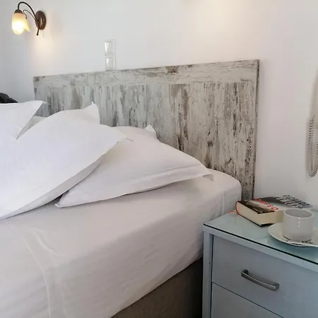 Christina Hotel, Adults Only, Heated Salt Water Pool Науса