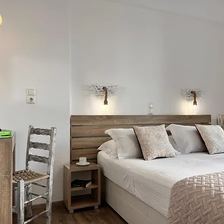 Christina Hotel Naousa (Paros)