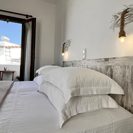 Christina Hotel, Adults Only, Heated Salt Water Pool Hotel Naoussa