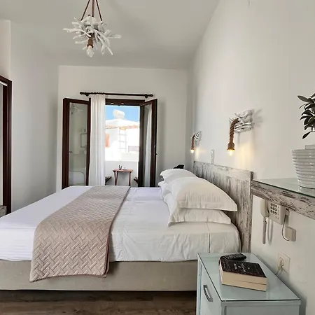 Christina Hotel Naousa (Paros)