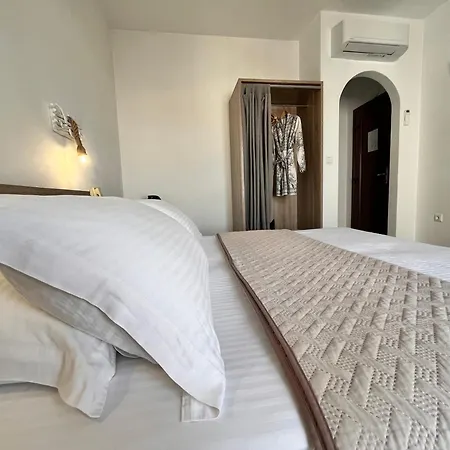 Christina Hotel, Adults Only, Heated Salt Water Pool 2*