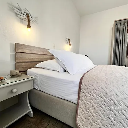 酒店 Christina Hotel, Adults Only, Heated Salt Water Pool