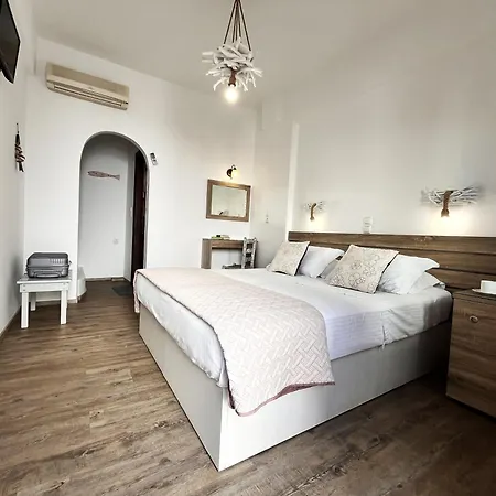 Hotel Christina Naousa (Paros)