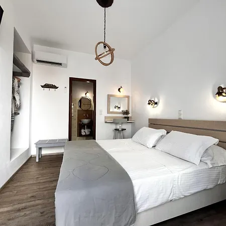 Christina Hotel, Adults Only, Heated Salt Water Pool 酒店 纳乌萨