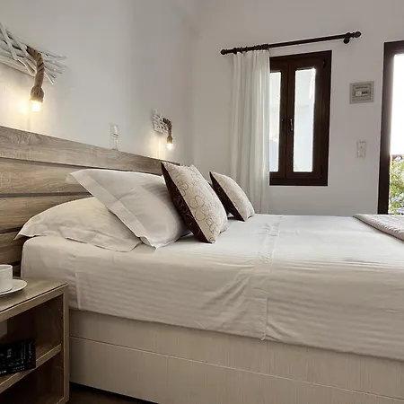 Christina Hotel Naousa (Paros)