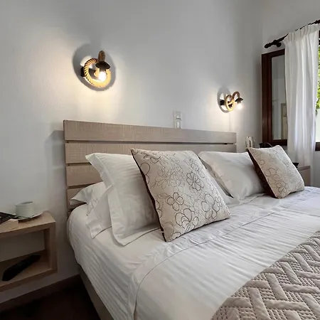 Christina Hotel Naousa (Paros)