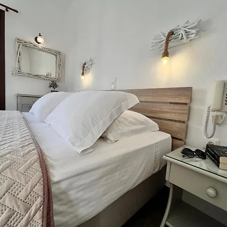 ホテル Christina Hotel, Adults Only, Heated Salt Water Pool 2*